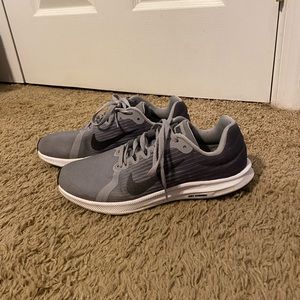 NIKE Running Sneaker Size 8.5